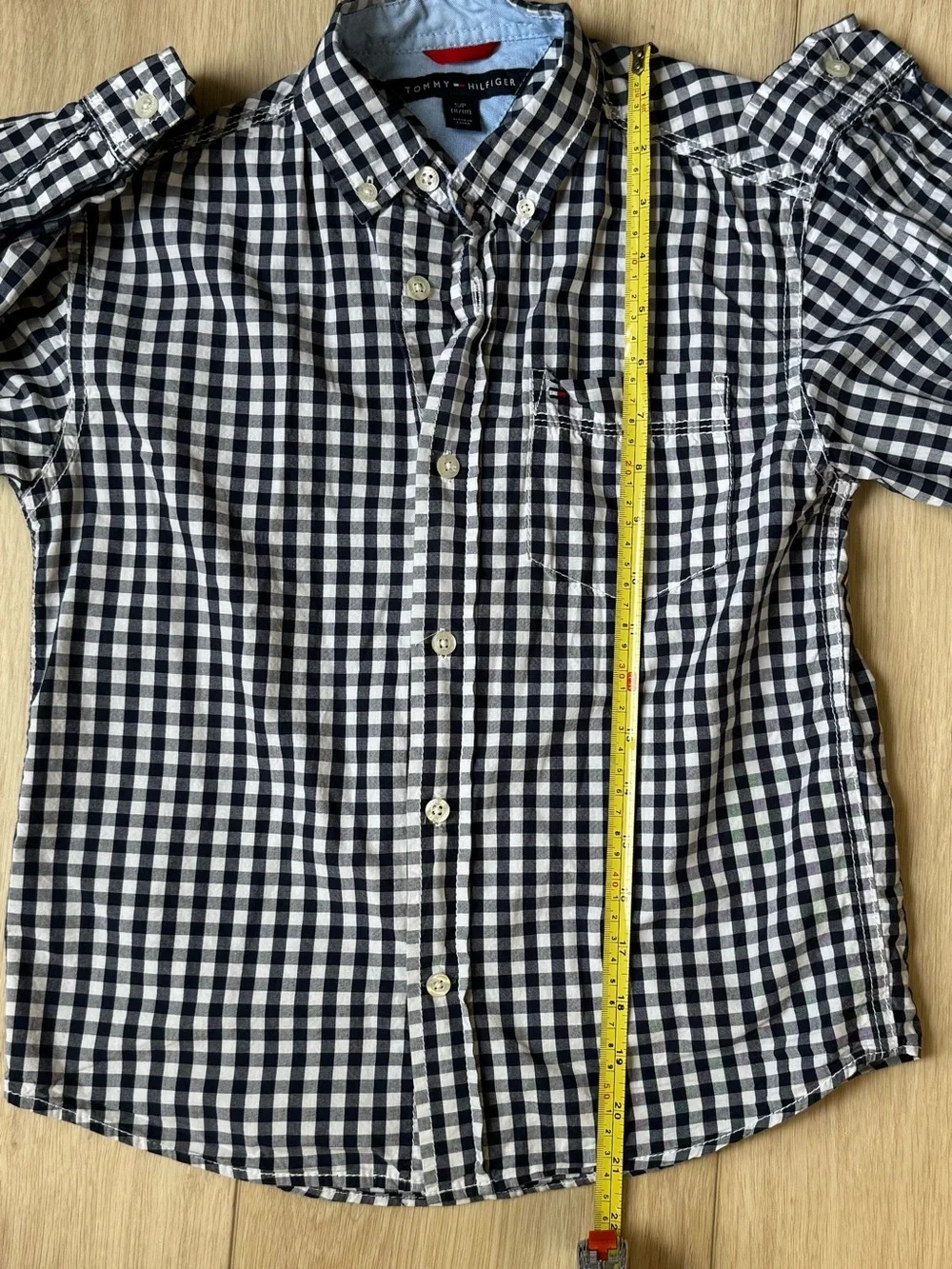 Tommy Hilfiger boys Small 8/10 long sleeve button down dress shirt navy plaid
